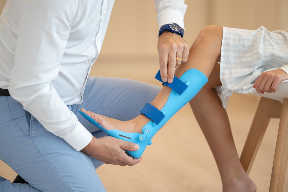 Person with ankle in a cast - sprained ankle treatment Sydney ModPod Podiatry
